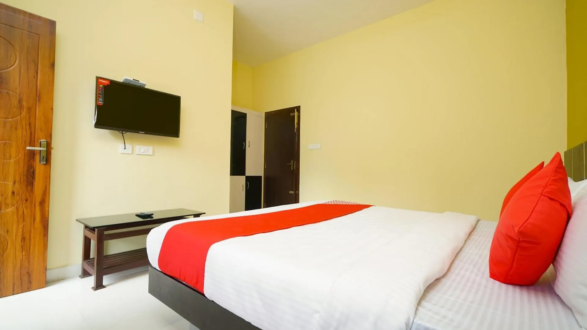 ***  Hotel O Eden Residency Munnar India