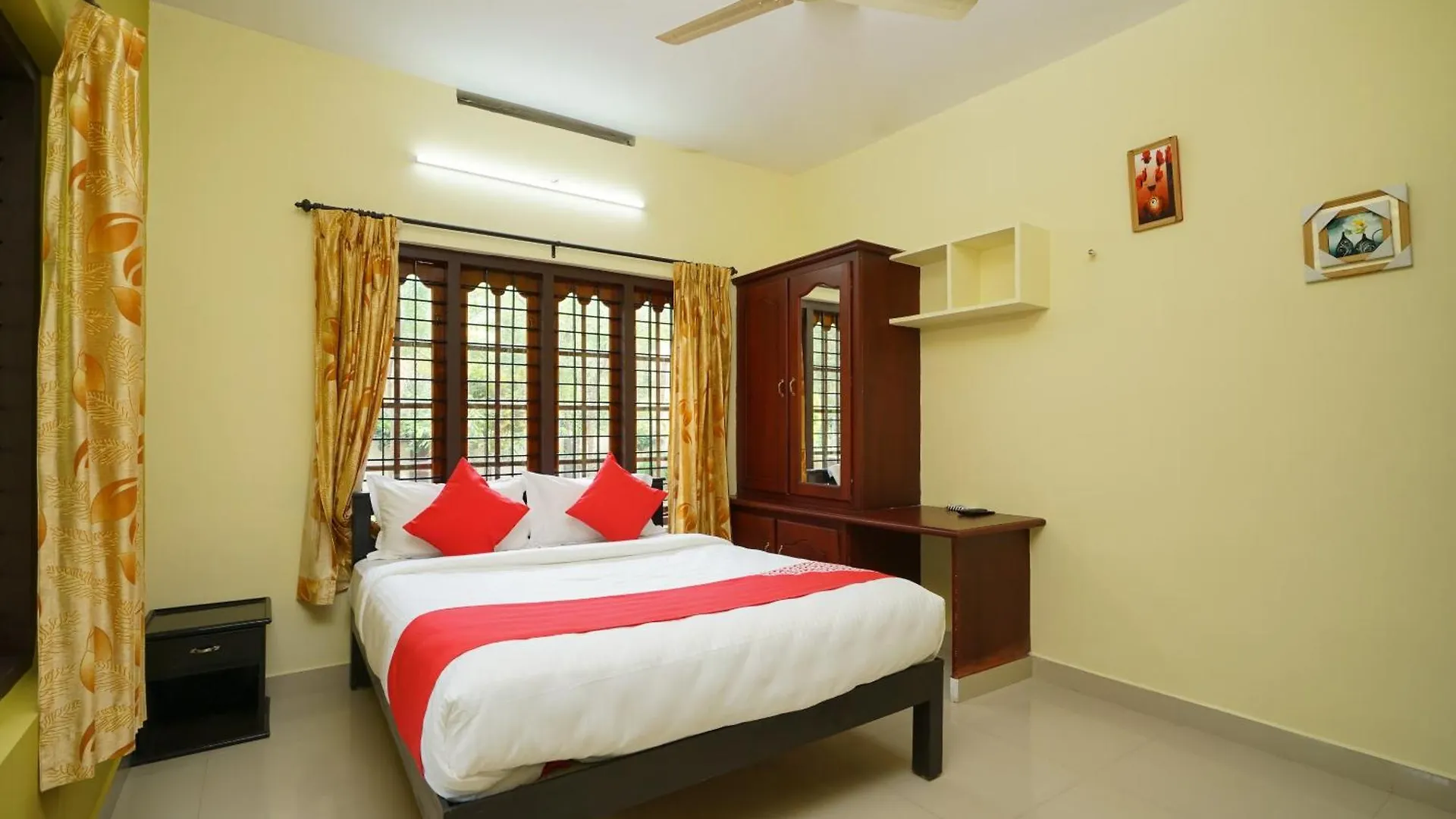 Hotel O Eden Residency Munnar