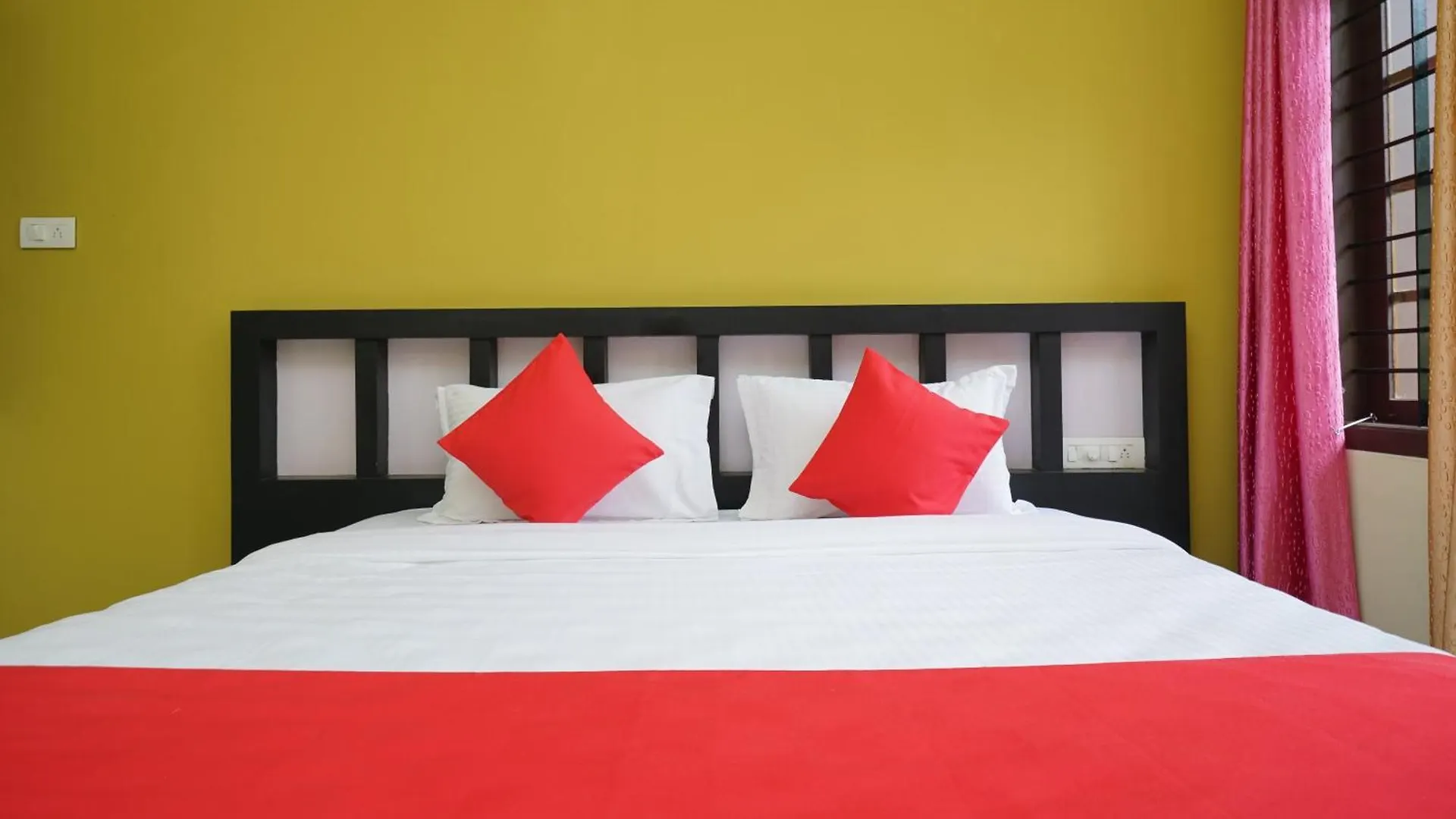 Hotel O Eden Residency Munnar